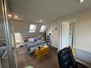 Bed 2- click for photo gallery